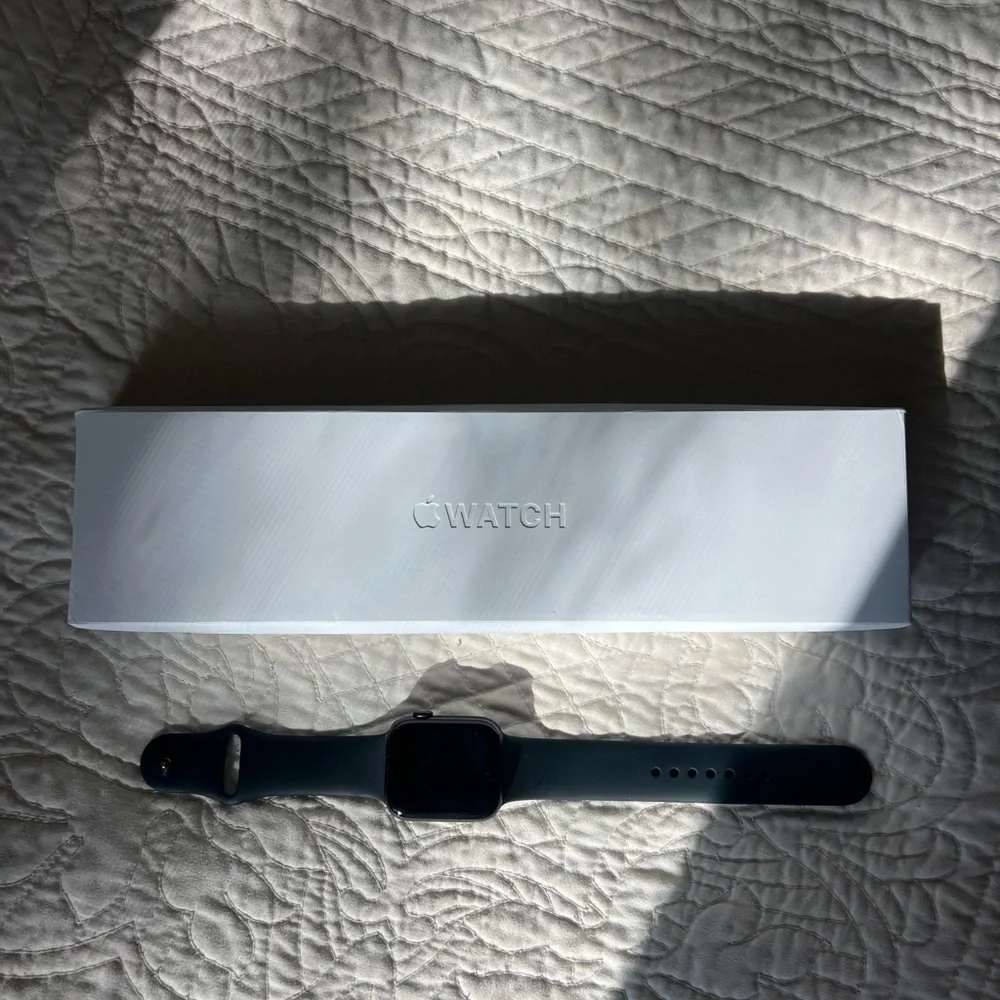 Apple Watch Series 6 with Black Band - Picture 3 of 4